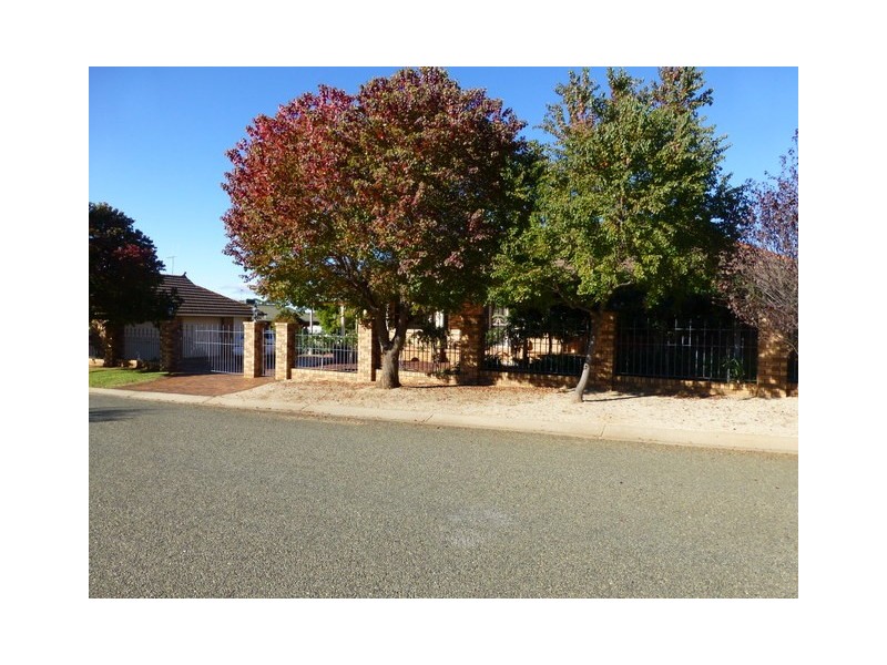 1 Golden Bar Drive, Parkes NSW 2870