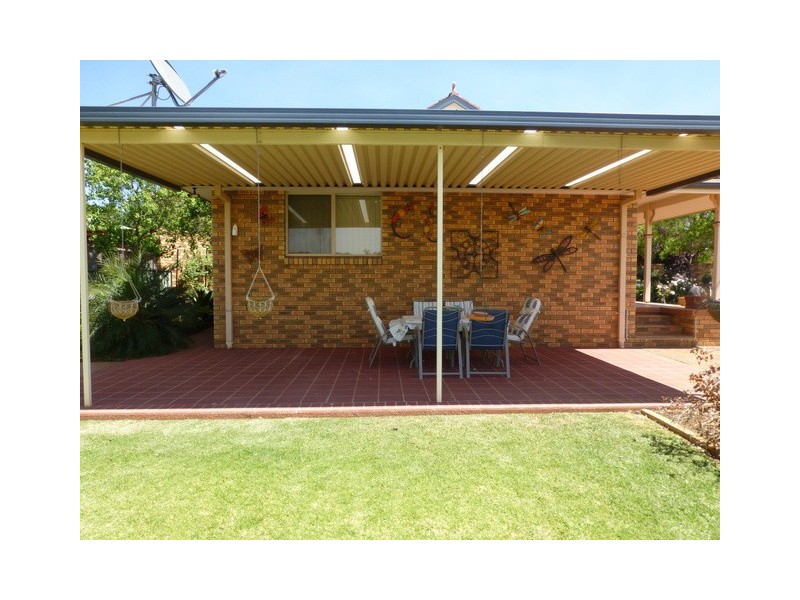 1 Golden Bar Drive, Parkes NSW 2870