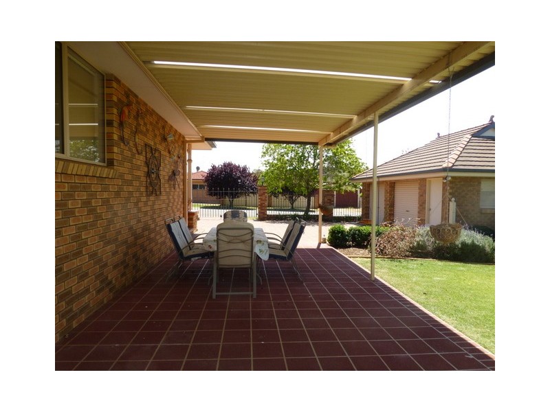 1 Golden Bar Drive, Parkes NSW 2870