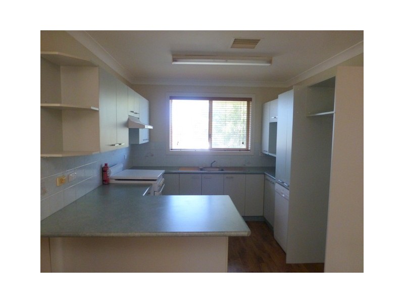 6 Endeavour Place, Parkes NSW 2870