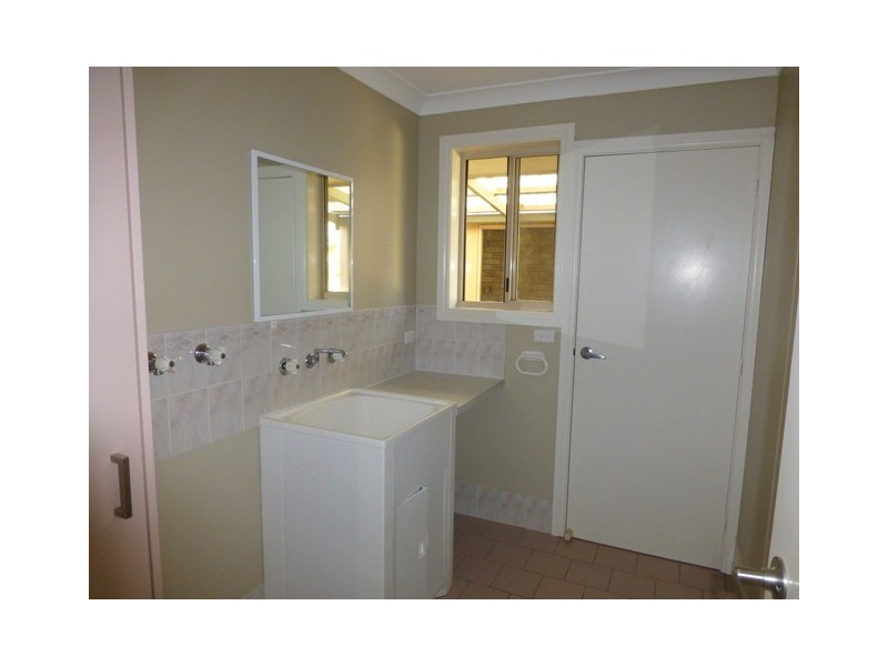 6 Endeavour Place, Parkes NSW 2870