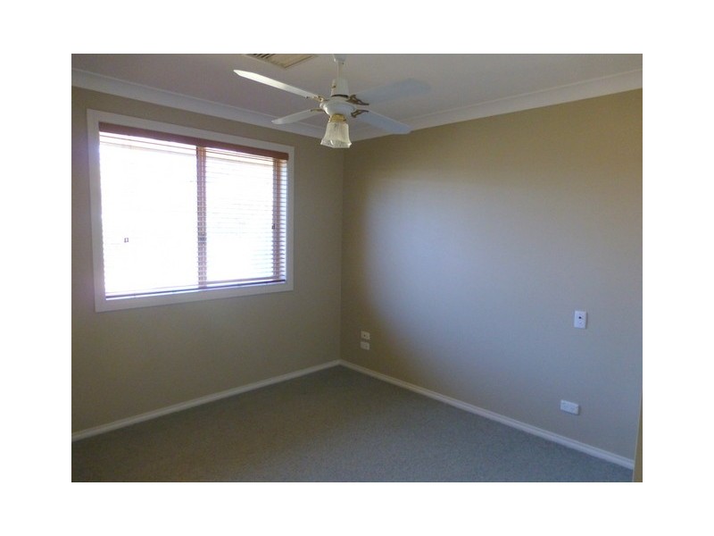 6 Endeavour Place, Parkes NSW 2870