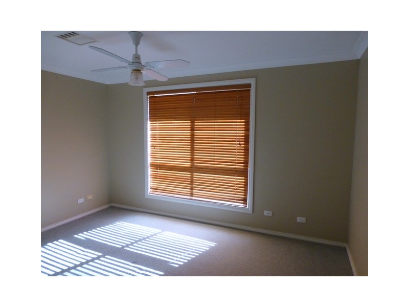 6 Endeavour Place, Parkes NSW 2870