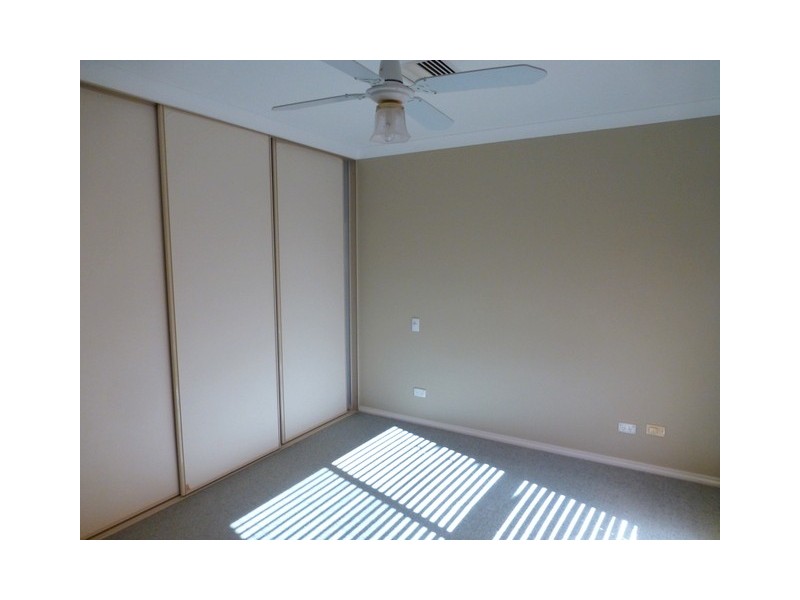 6 Endeavour Place, Parkes NSW 2870