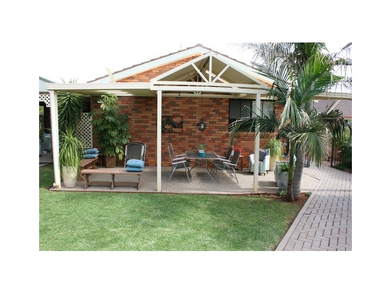 7 Flinders Street, Parkes NSW 2870