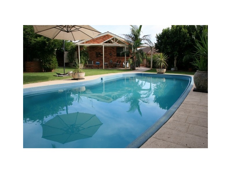 7 Flinders Street, Parkes NSW 2870