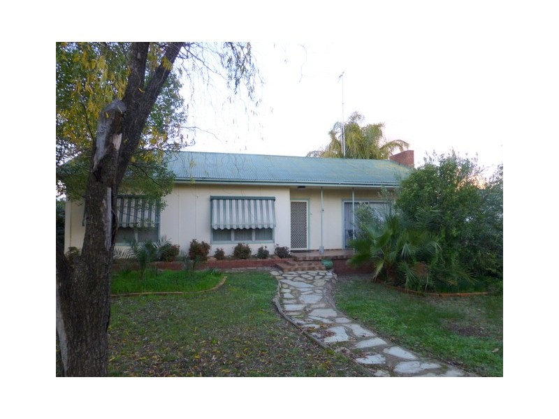 9 Waratah Street, Parkes NSW 2870