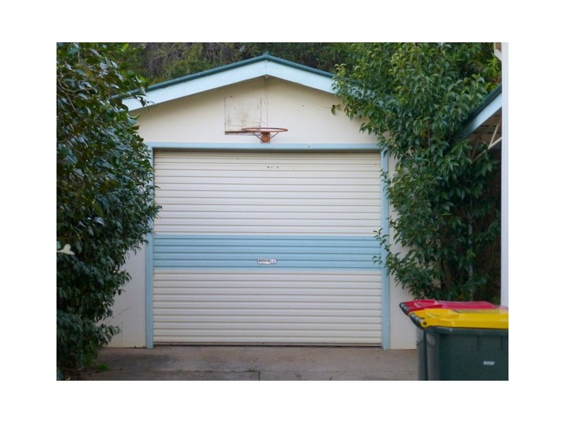 9 Waratah Street, Parkes NSW 2870