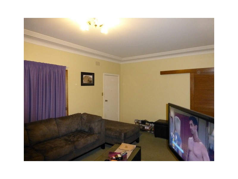 9 Waratah Street, Parkes NSW 2870