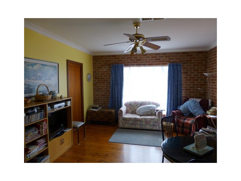 42 Brolgan Road, Parkes NSW 2870