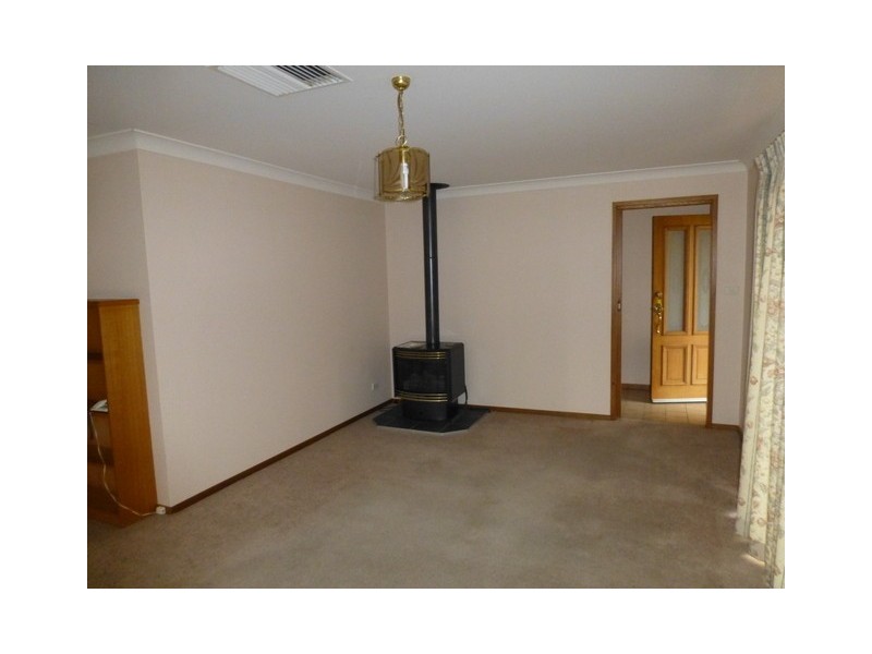 24 Jones Street, Parkes NSW 2870