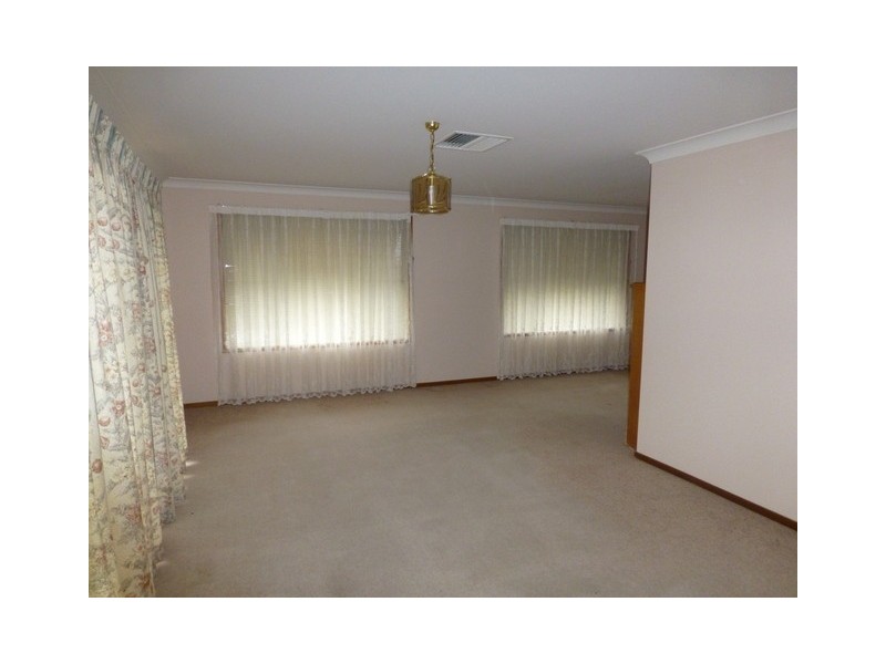 24 Jones Street, Parkes NSW 2870