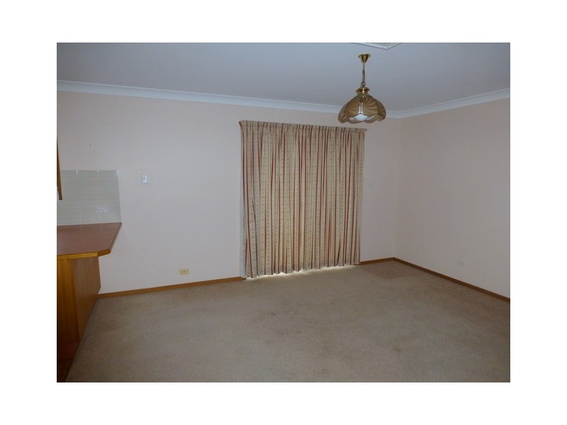 24 Jones Street, Parkes NSW 2870