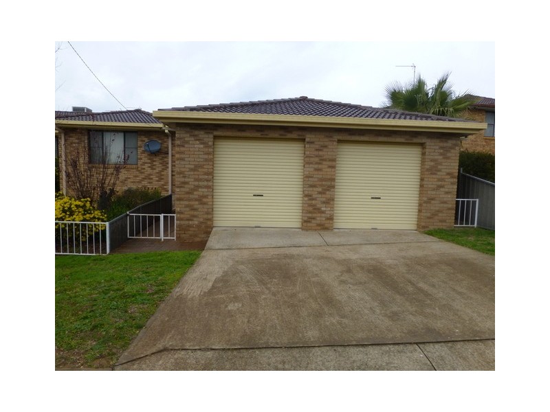 24 Jones Street, Parkes NSW 2870