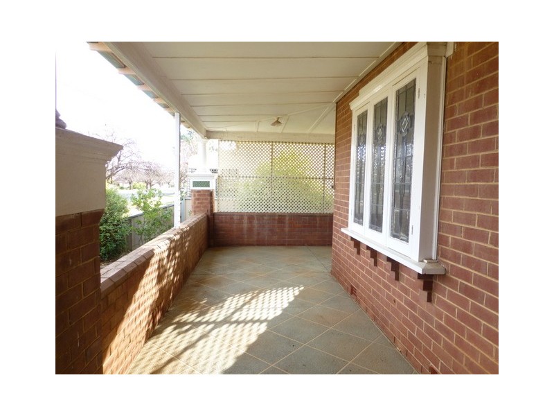 14 Cecile Street, Parkes NSW 2870