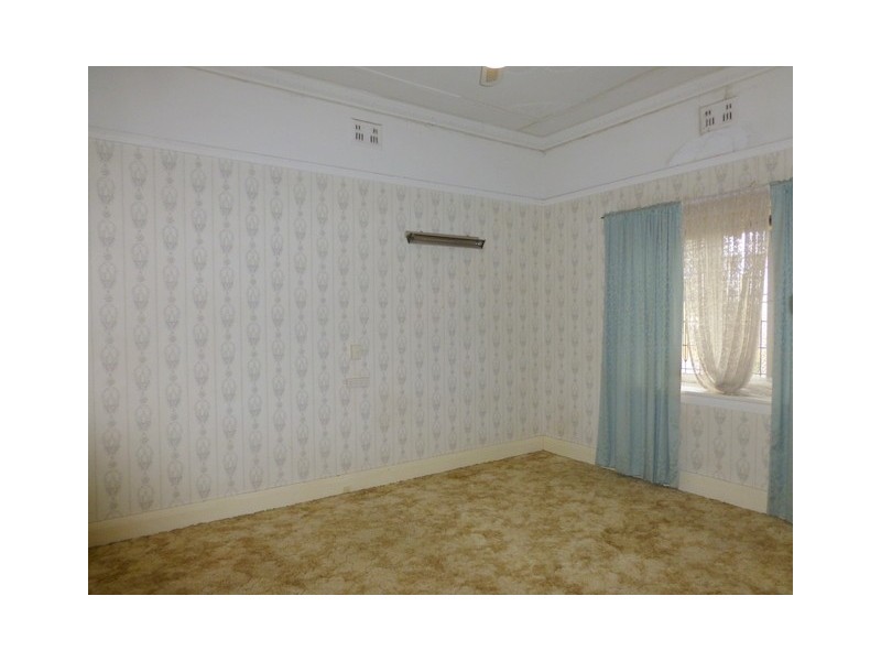 14 Cecile Street, Parkes NSW 2870