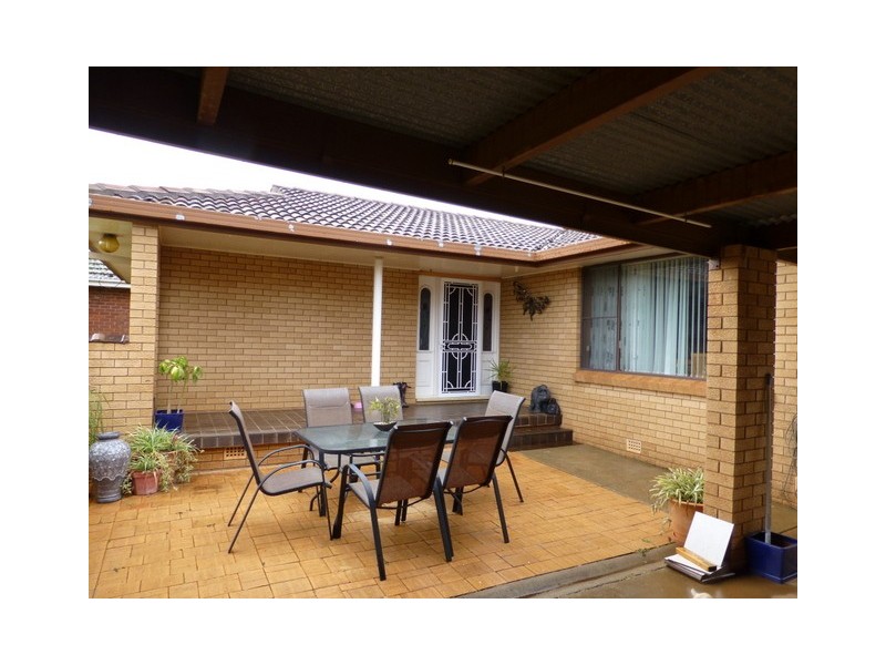 17 Brolgan Road, Parkes NSW 2870