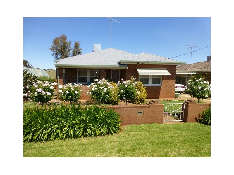 83 Victoria Street, Parkes NSW 2870