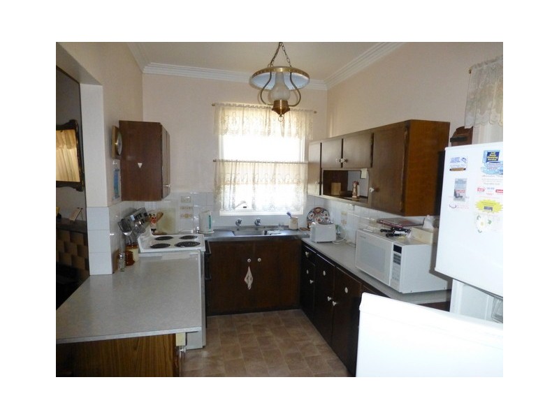 83 Victoria Street, Parkes NSW 2870