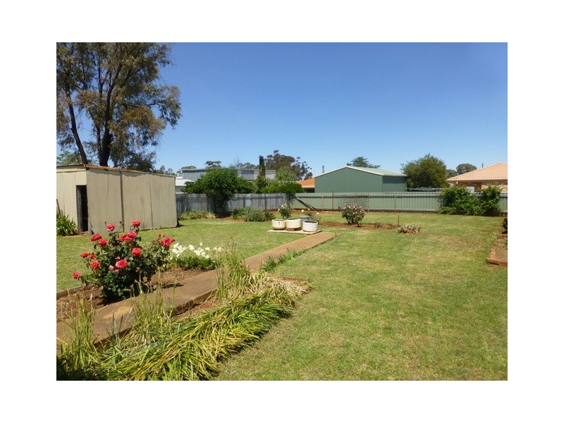 83 Victoria Street, Parkes NSW 2870