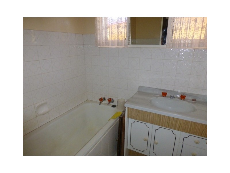 83 Victoria Street, Parkes NSW 2870