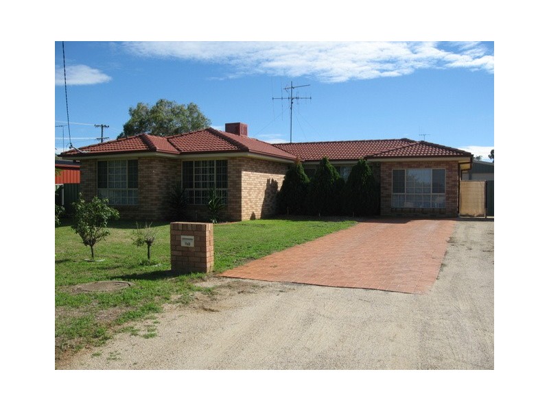 102 Dalton Street, Parkes NSW 2870