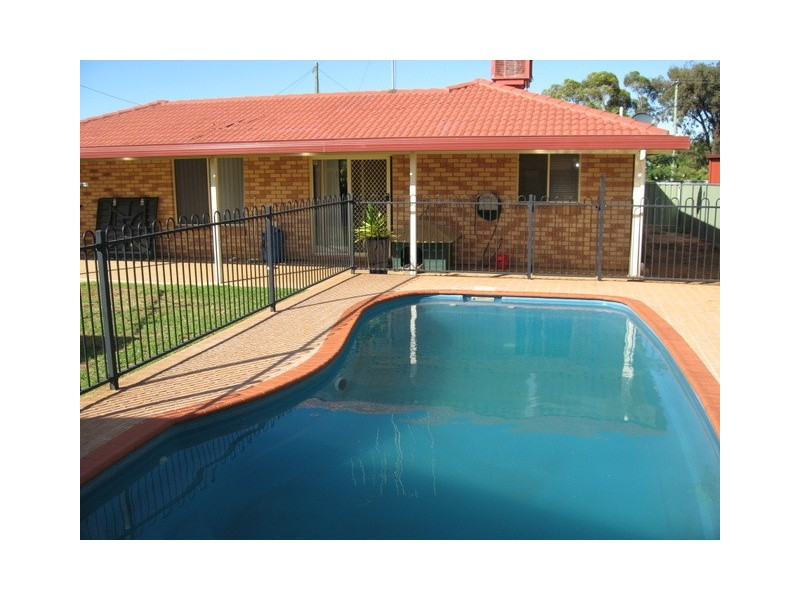 102 Dalton Street, Parkes NSW 2870