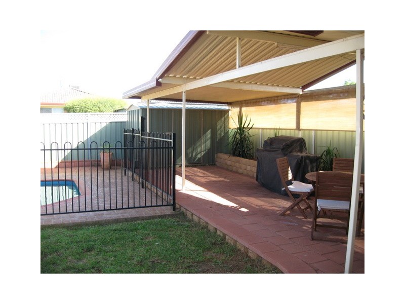 102 Dalton Street, Parkes NSW 2870