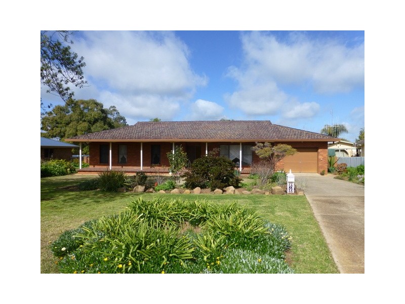 51 Brolgan Road, Parkes NSW 2870