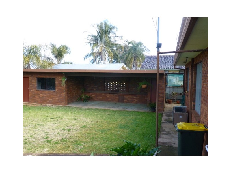 51 Brolgan Road, Parkes NSW 2870