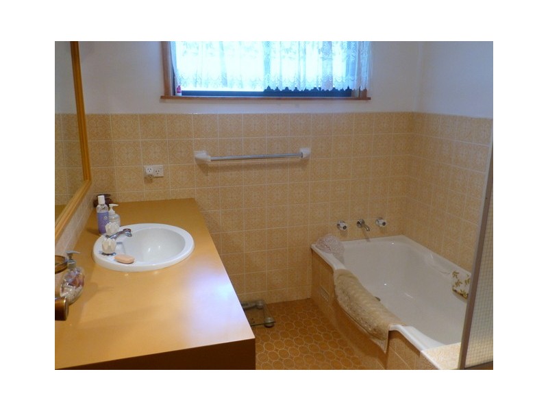 51 Brolgan Road, Parkes NSW 2870