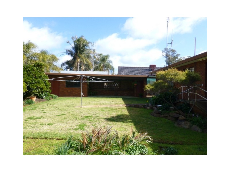 51 Brolgan Road, Parkes NSW 2870