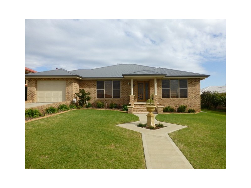 25 Alder Avenue, Parkes NSW 2870