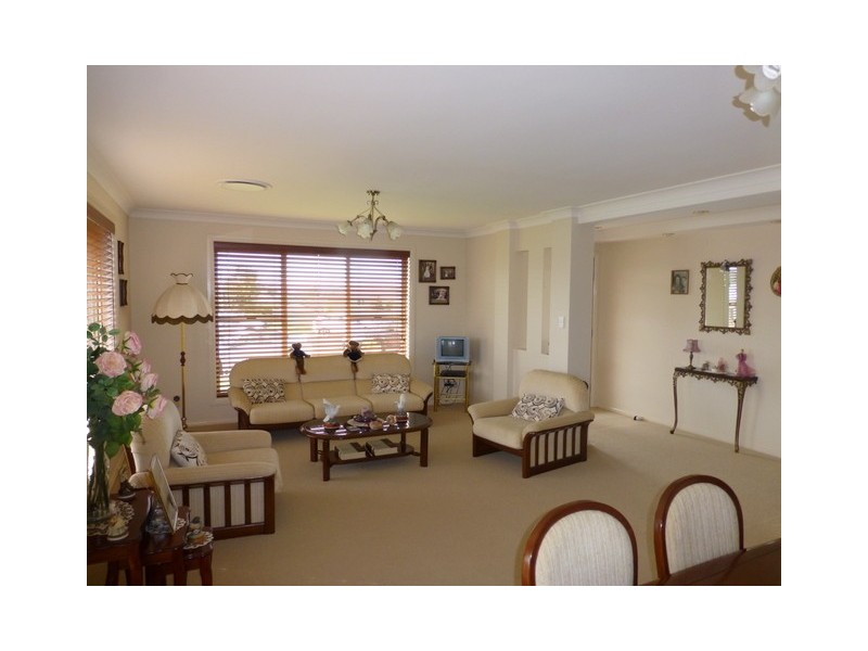 25 Alder Avenue, Parkes NSW 2870