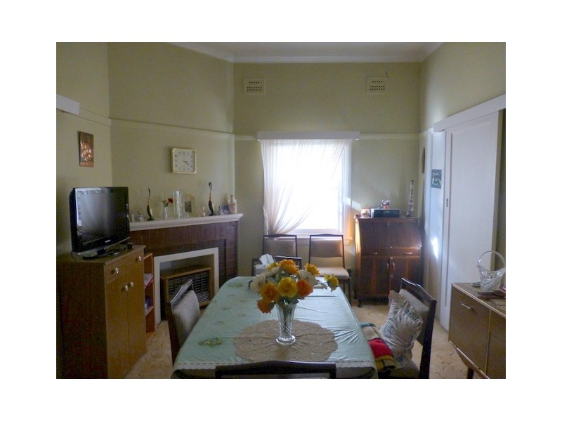 9 Armstrong Street, Parkes NSW 2870