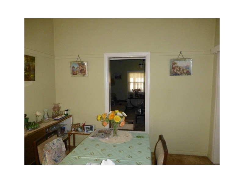 9 Armstrong Street, Parkes NSW 2870