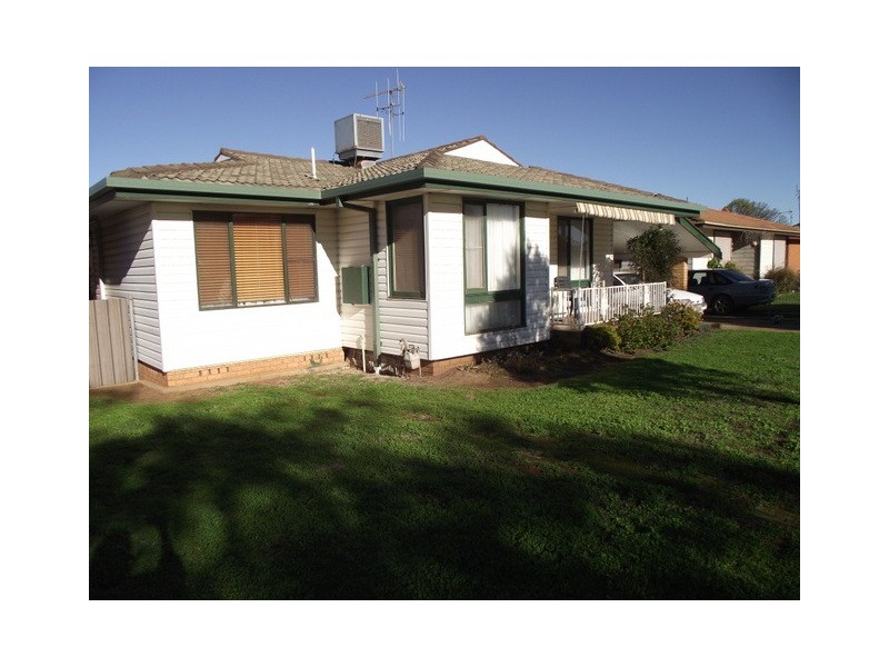 5 Westcott Crescent, Parkes NSW 2870