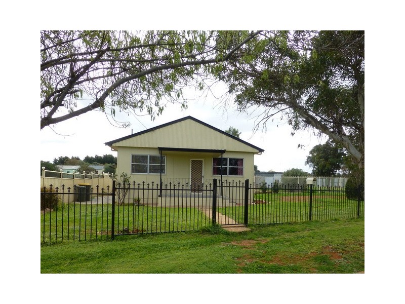 26 Webb Street, Parkes NSW 2870