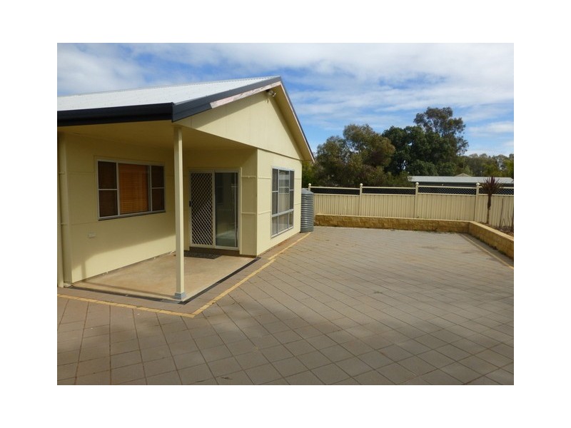 26 Webb Street, Parkes NSW 2870