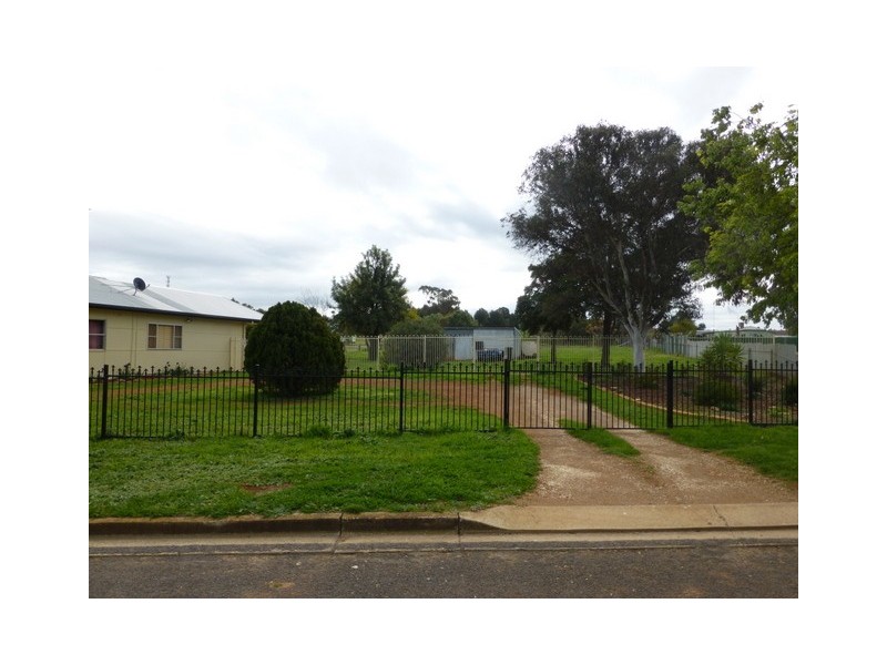 26 Webb Street, Parkes NSW 2870
