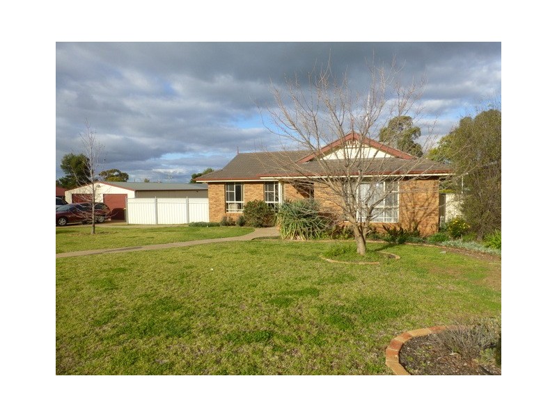 3 John Curtin Street, Parkes NSW 2870