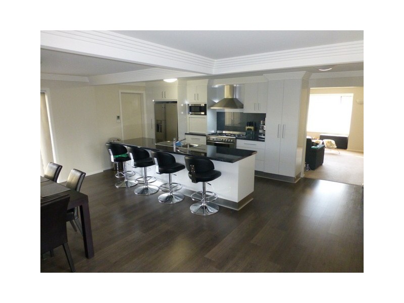 11 Hodges Street, Parkes NSW 2870