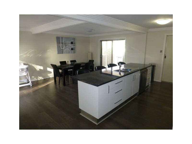 11 Hodges Street, Parkes NSW 2870