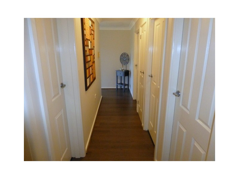 11 Hodges Street, Parkes NSW 2870