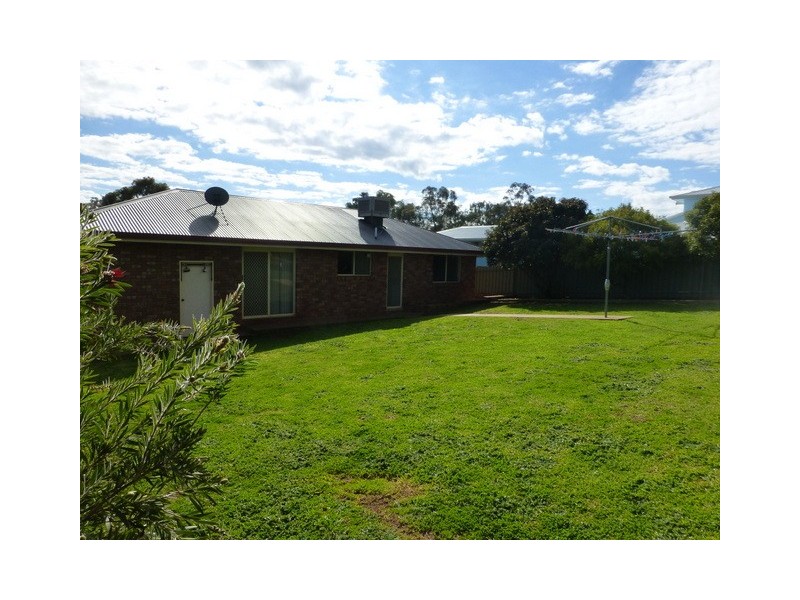 5 Hazelbank Avenue, Parkes NSW 2870