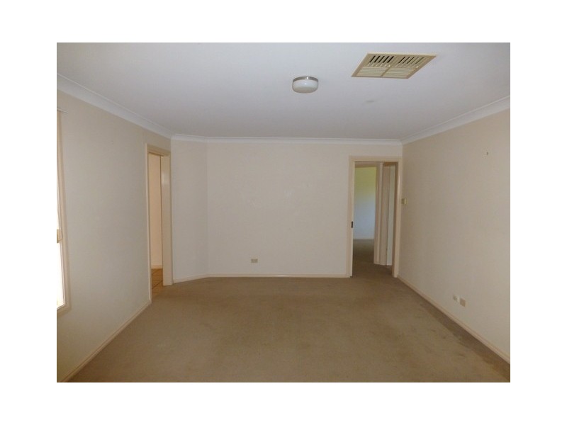 5 Hazelbank Avenue, Parkes NSW 2870