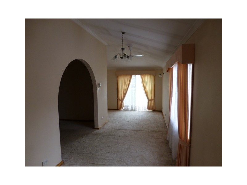 28 May Street, Parkes NSW 2870