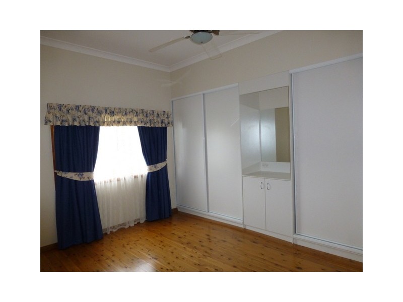 28 May Street, Parkes NSW 2870