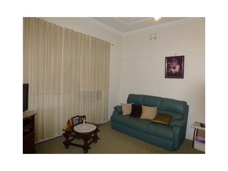 42 Bushman Street, Parkes NSW 2870