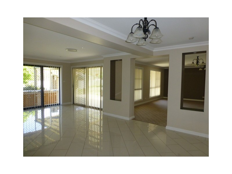 14 Glengowrie Close, Parkes NSW 2870